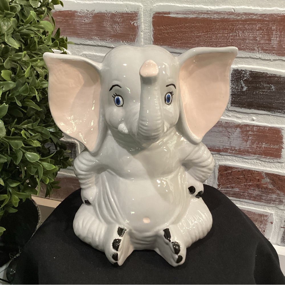 Vintage Ceramic Crafted Elephant - 1984 - Great Condition - Cute Decor Item